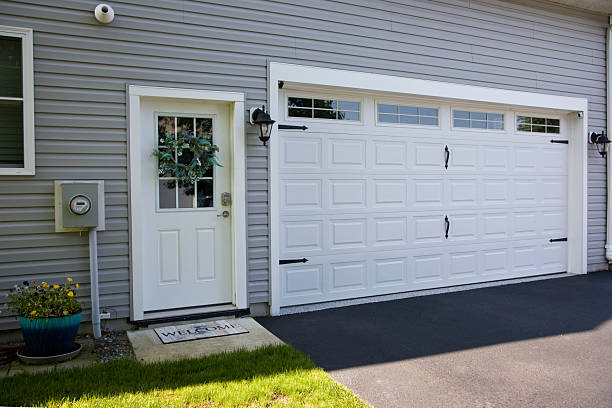 24/7 Emergency Garage Door Panel Replacement experts in McLeansboro, IL